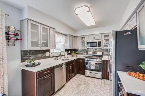 87 Brookview Circle Jamesburg NJ 08831