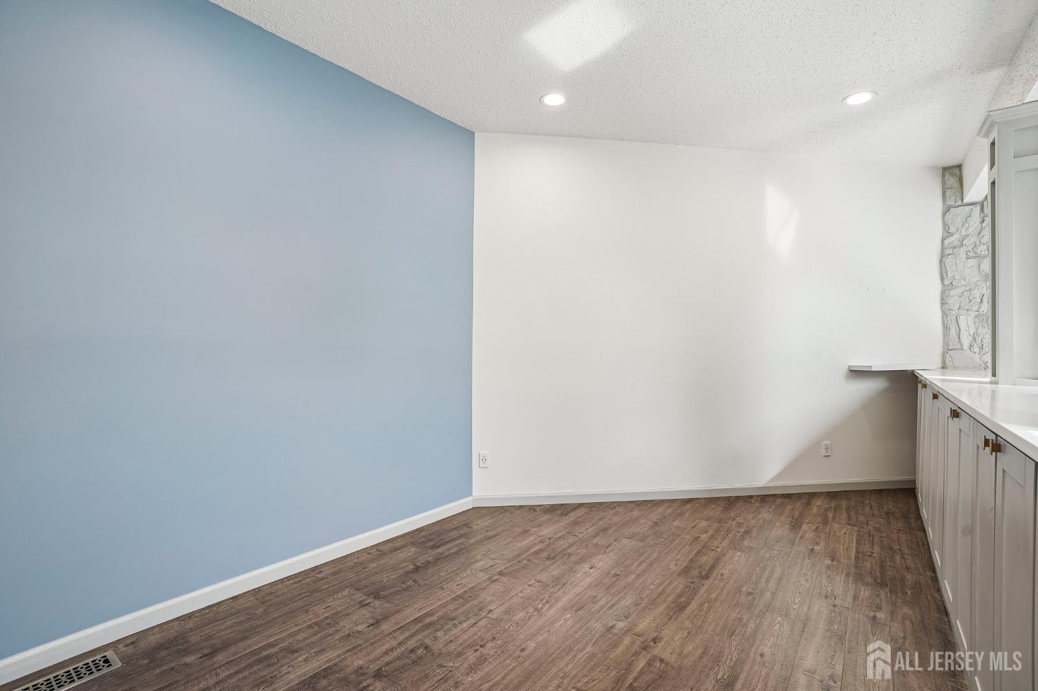 47 Linda Lane Edison NJ 08820