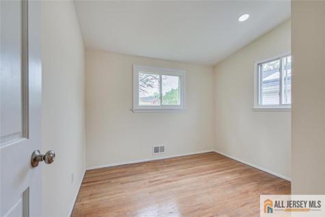 42 Hyde Avenue Iselin NJ 08830