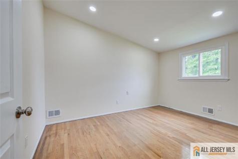 42 Hyde Avenue Iselin NJ 08830