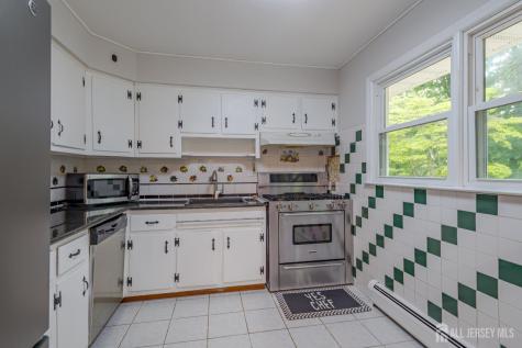 69 Monmouth Avenue Edison NJ 08820