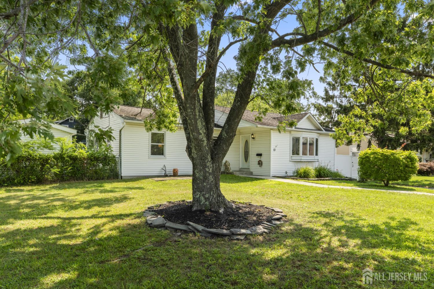 13 Chestnut Street Farmingdale NJ 07727