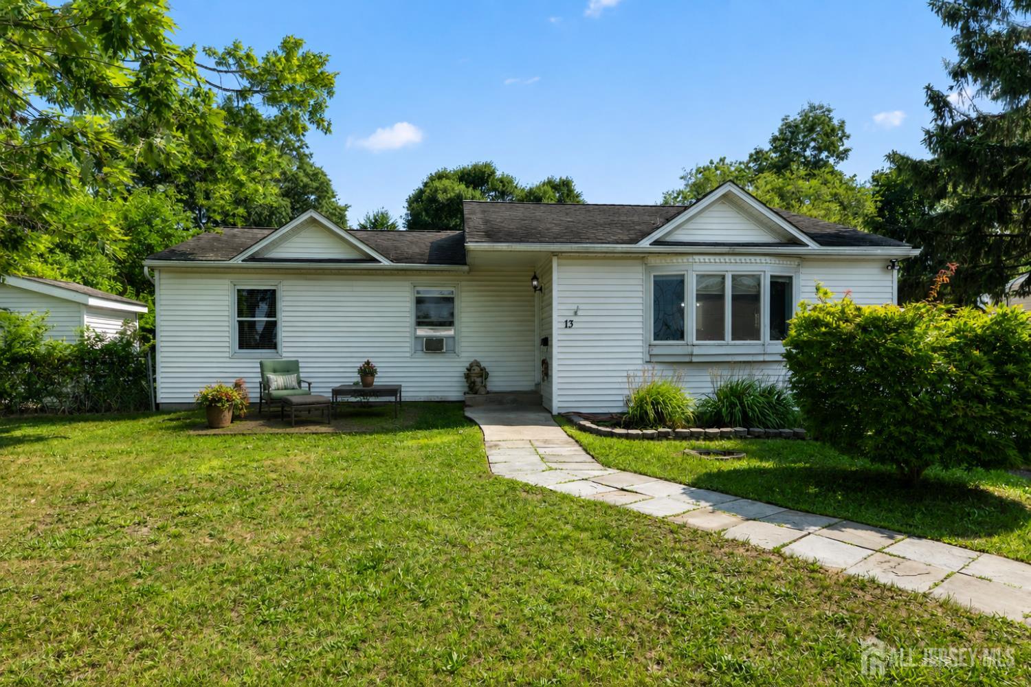 13 Chestnut Street Farmingdale NJ 07727