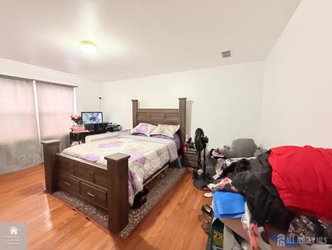 14 Somerset Street Carteret NJ 07008