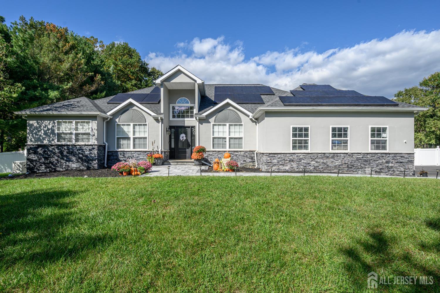 14 Lauren Lane Plumsted NJ 08533