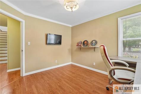8 Parkway Place Sayreville NJ 08859