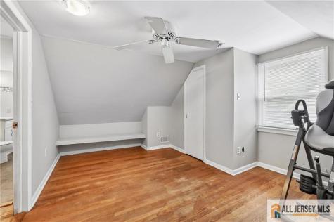 8 Parkway Place Sayreville NJ 08859