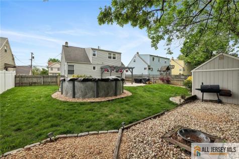 8 Parkway Place Sayreville NJ 08859
