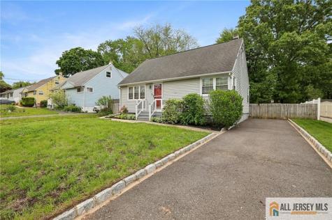 8 Parkway Place Sayreville NJ 08859