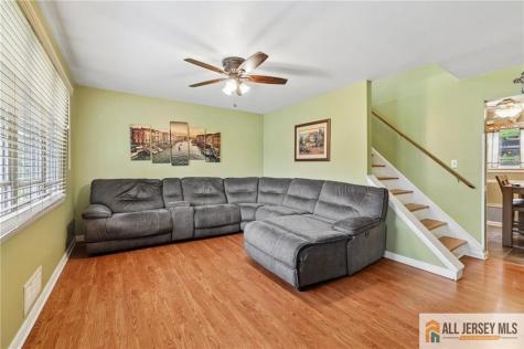 8 Parkway Place Sayreville NJ 08859