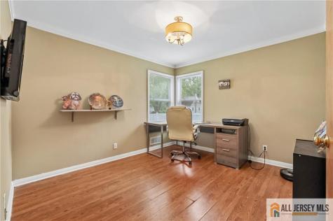 8 Parkway Place Sayreville NJ 08859