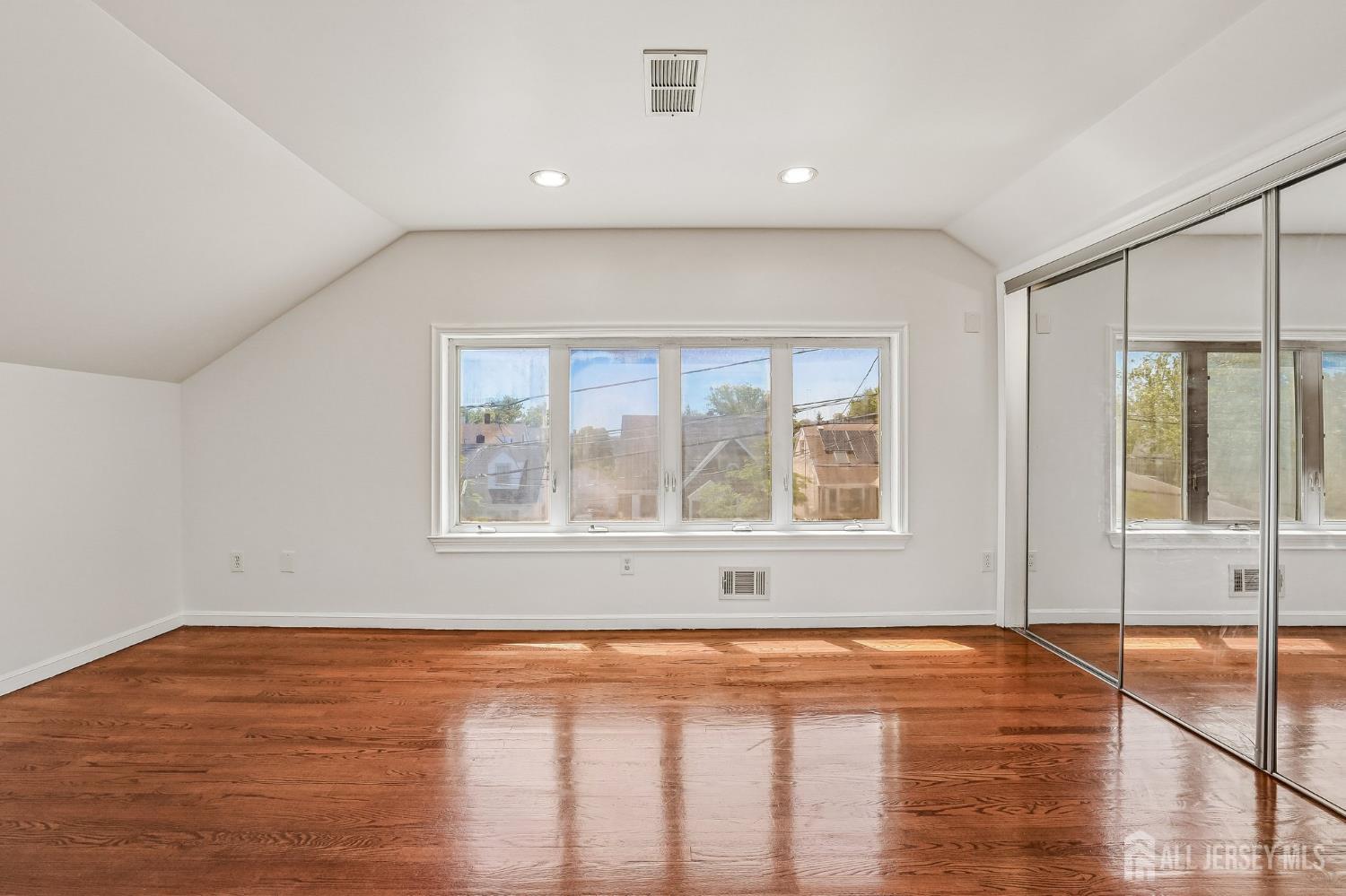 366 Jeffries Street Perth Amboy NJ 08861