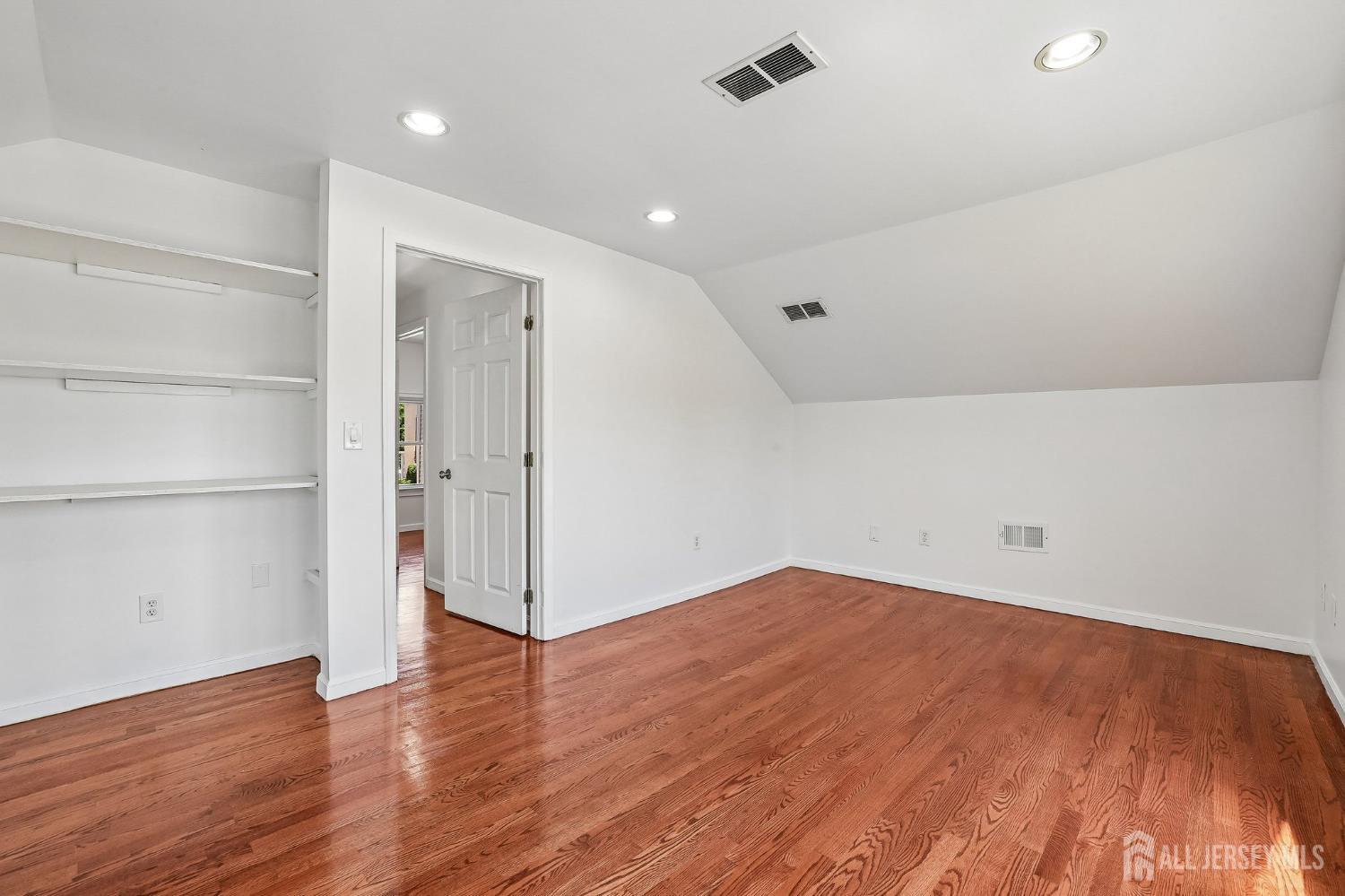 366 Jeffries Street Perth Amboy NJ 08861