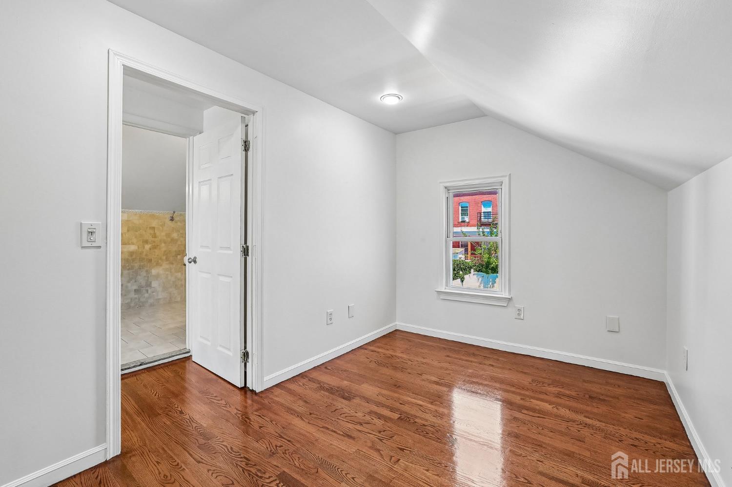 366 Jeffries Street Perth Amboy NJ 08861