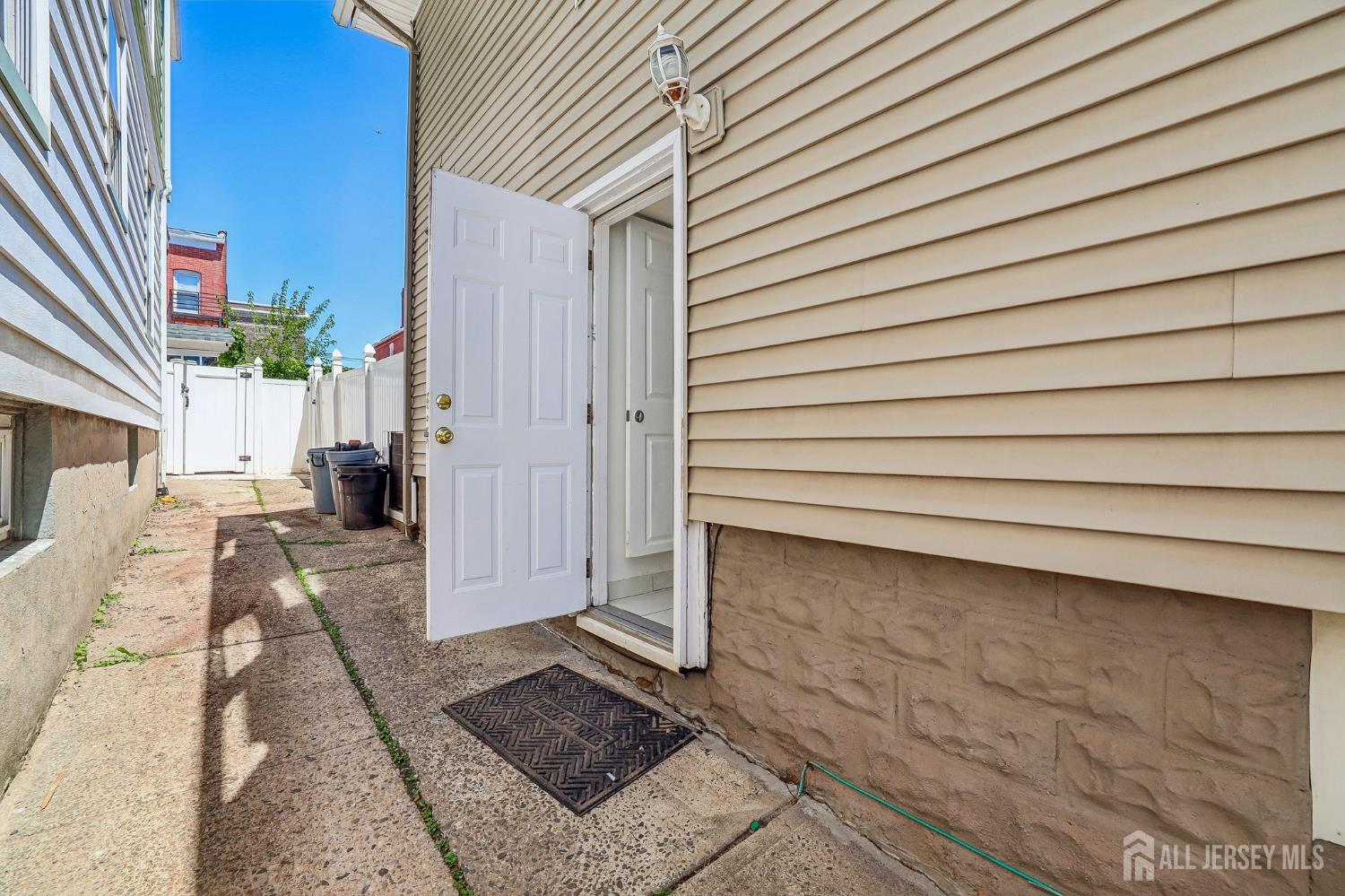 366 Jeffries Street Perth Amboy NJ 08861