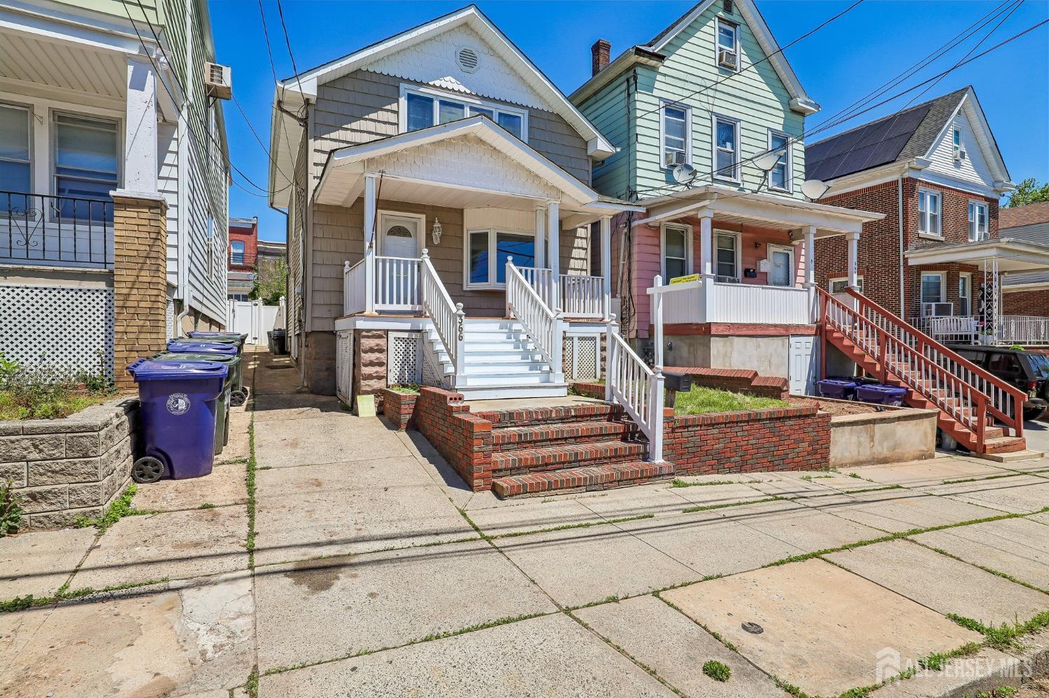 366 Jeffries Street Perth Amboy NJ 08861