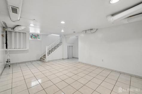 366 Jeffries Street Perth Amboy NJ 08861