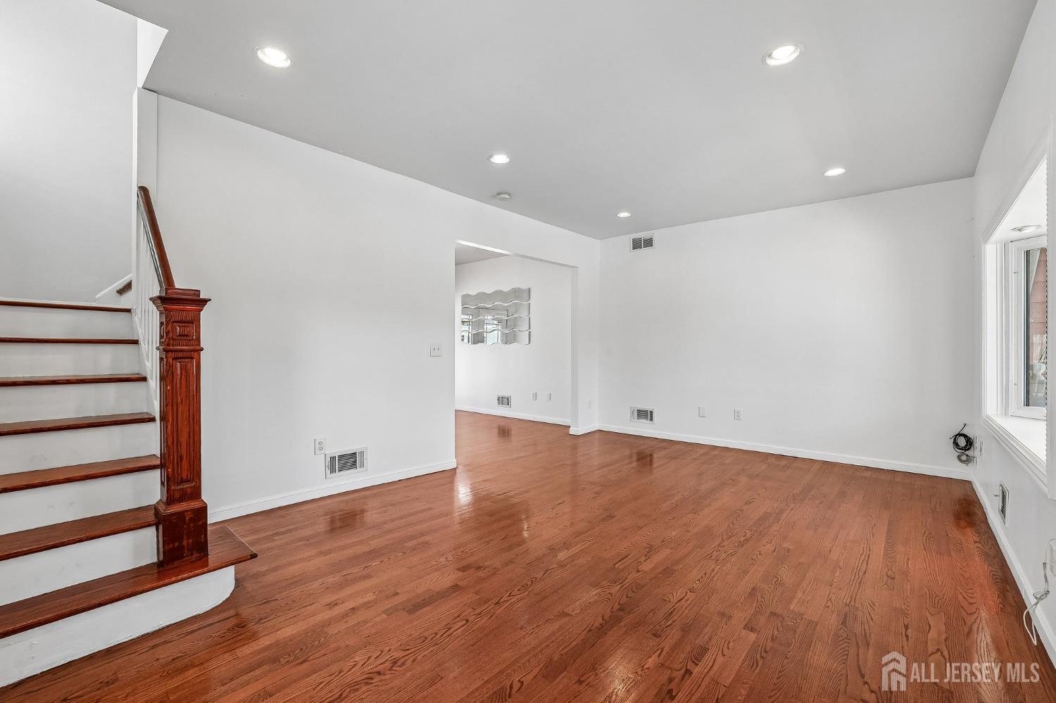 366 Jeffries Street Perth Amboy NJ 08861