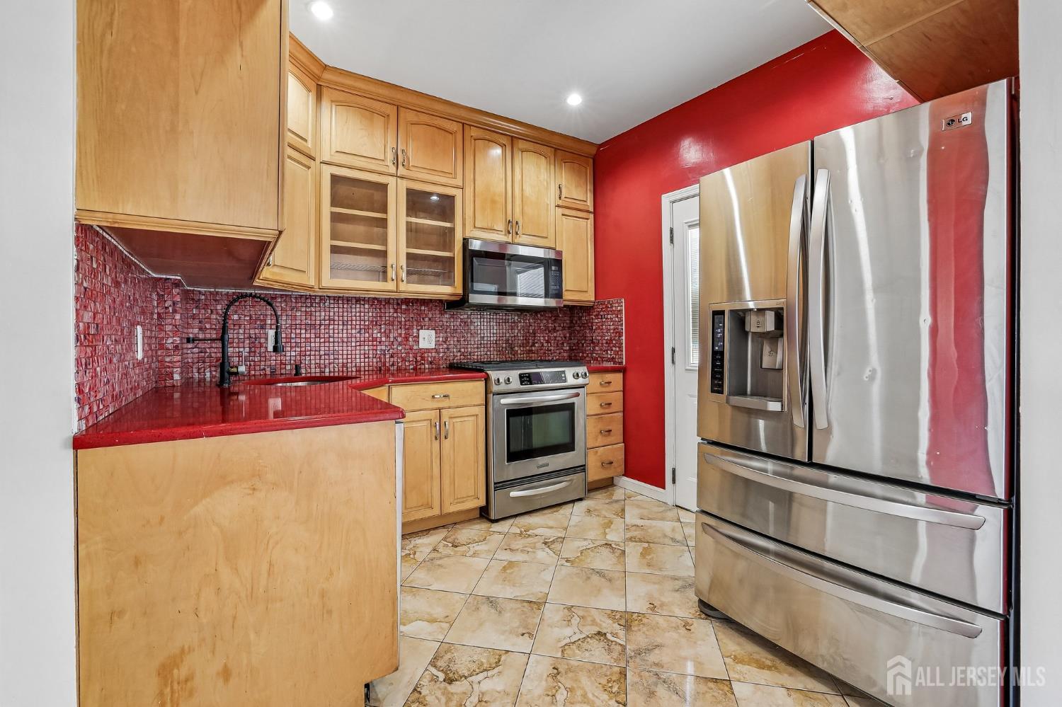 366 Jeffries Street Perth Amboy NJ 08861