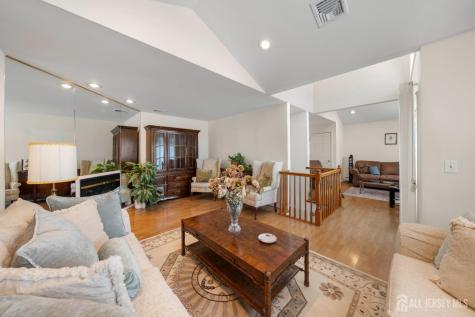 932 Beatrice Parkway Edison NJ 08820