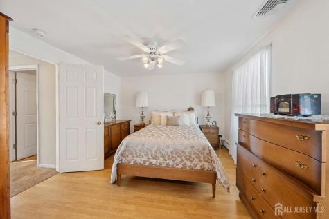 932 Beatrice Parkway Edison NJ 08820