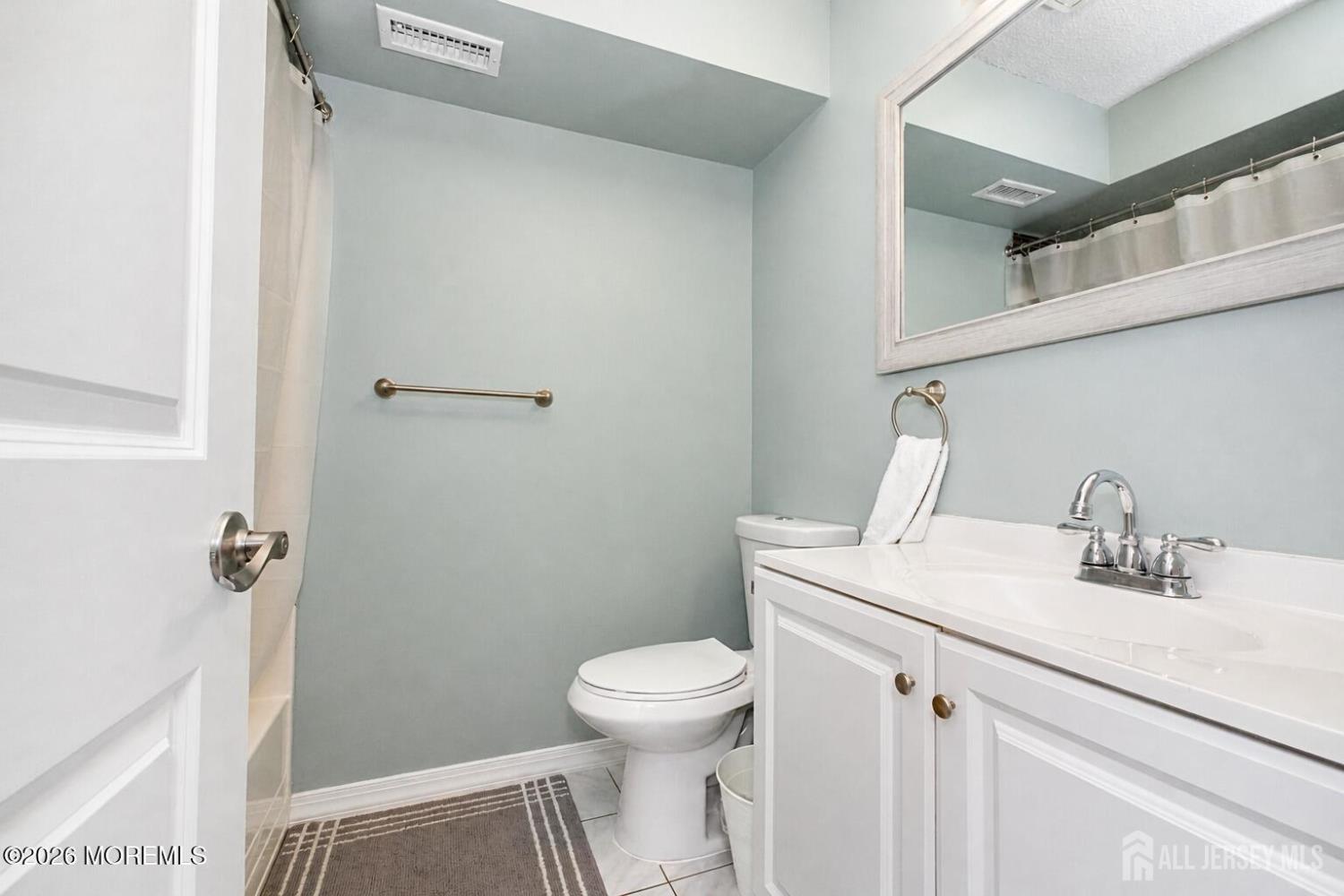 56 Farnham Square Parlin NJ 08859