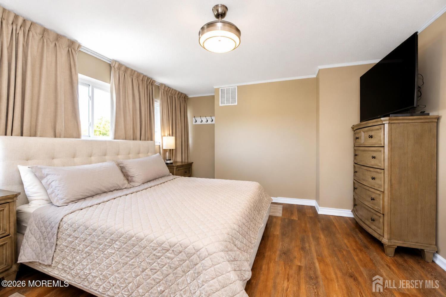 56 Farnham Square Parlin NJ 08859