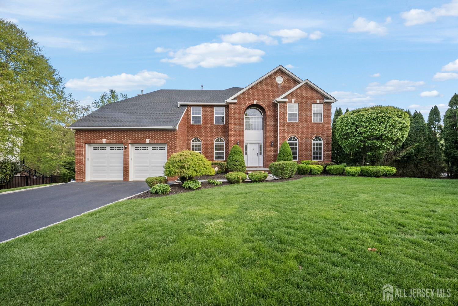 5 Robert Court Monroe NJ 08831