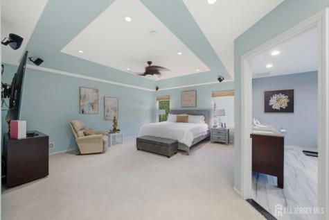 5 Robert Court Monroe NJ 08831