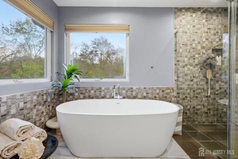5 Robert Court Monroe NJ 08831