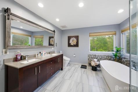 5 Robert Court Monroe NJ 08831
