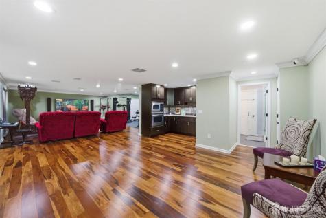 5 Robert Court Monroe NJ 08831