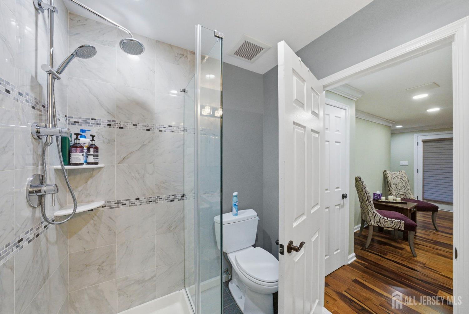 5 Robert Court Monroe NJ 08831