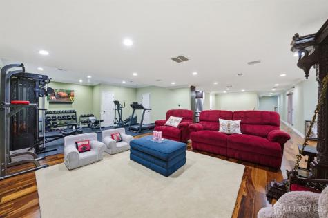 5 Robert Court Monroe NJ 08831