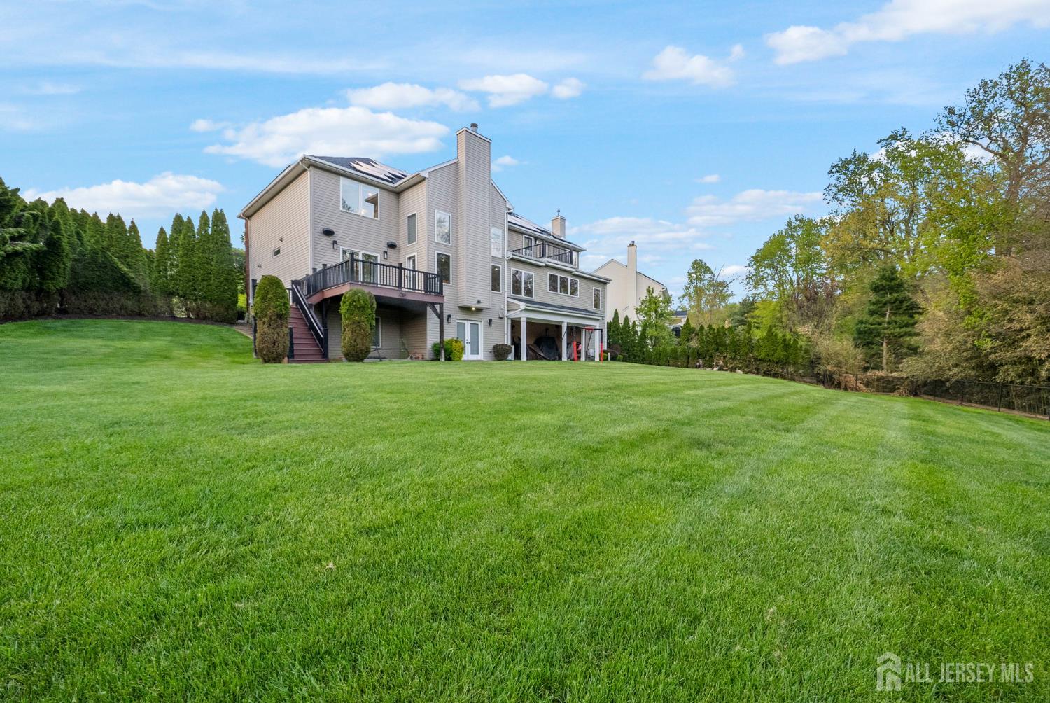 5 Robert Court Monroe NJ 08831