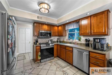 266 Wyoming Avenue Spotswood NJ 08884