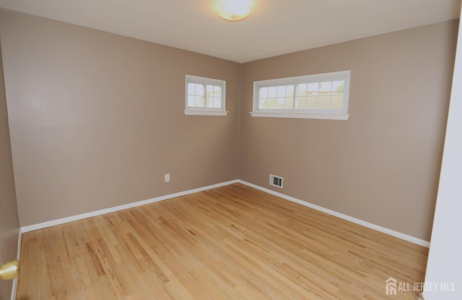 6 Jasko Court South Amboy NJ 08879