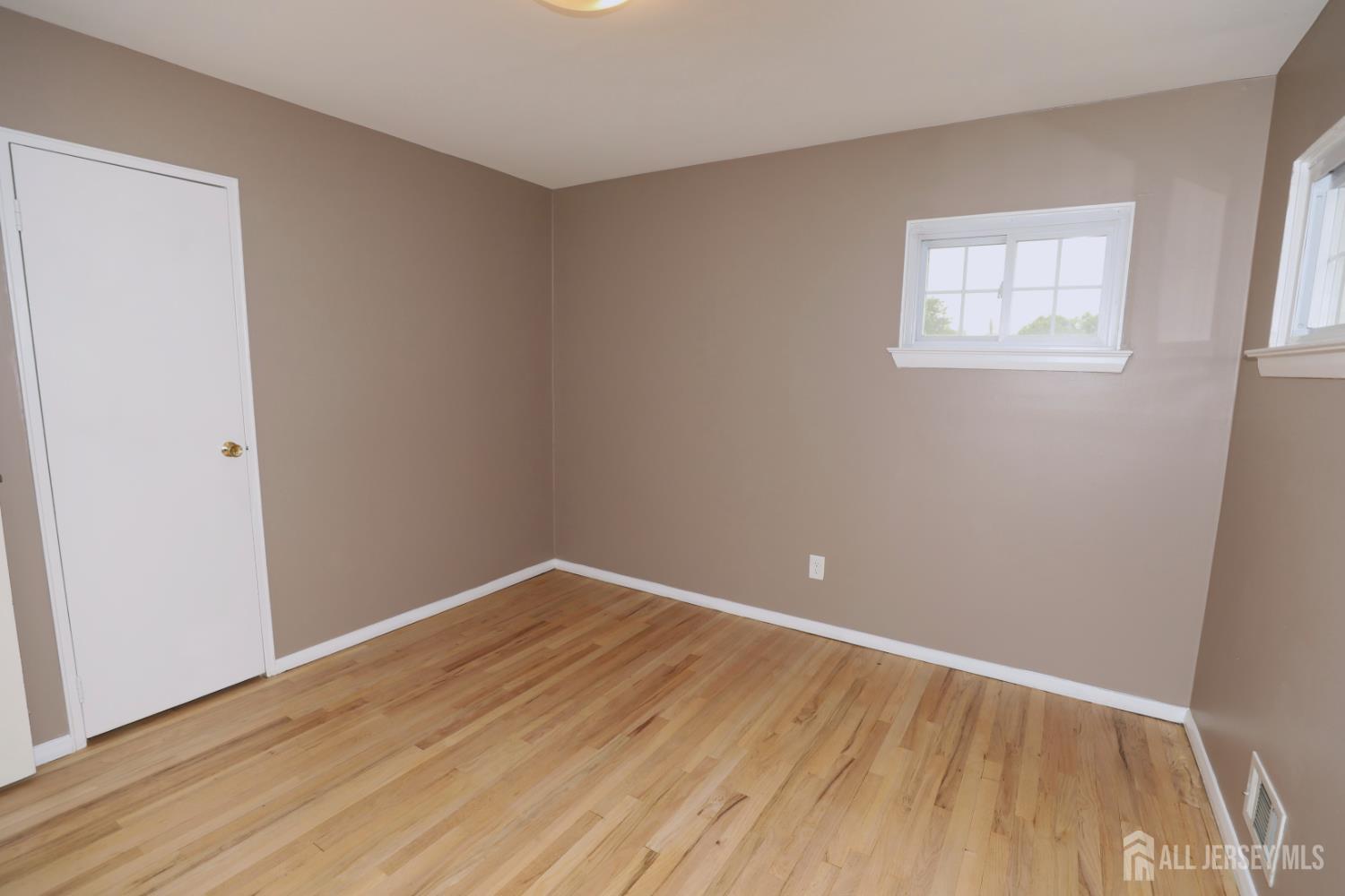 6 Jasko Court South Amboy NJ 08879
