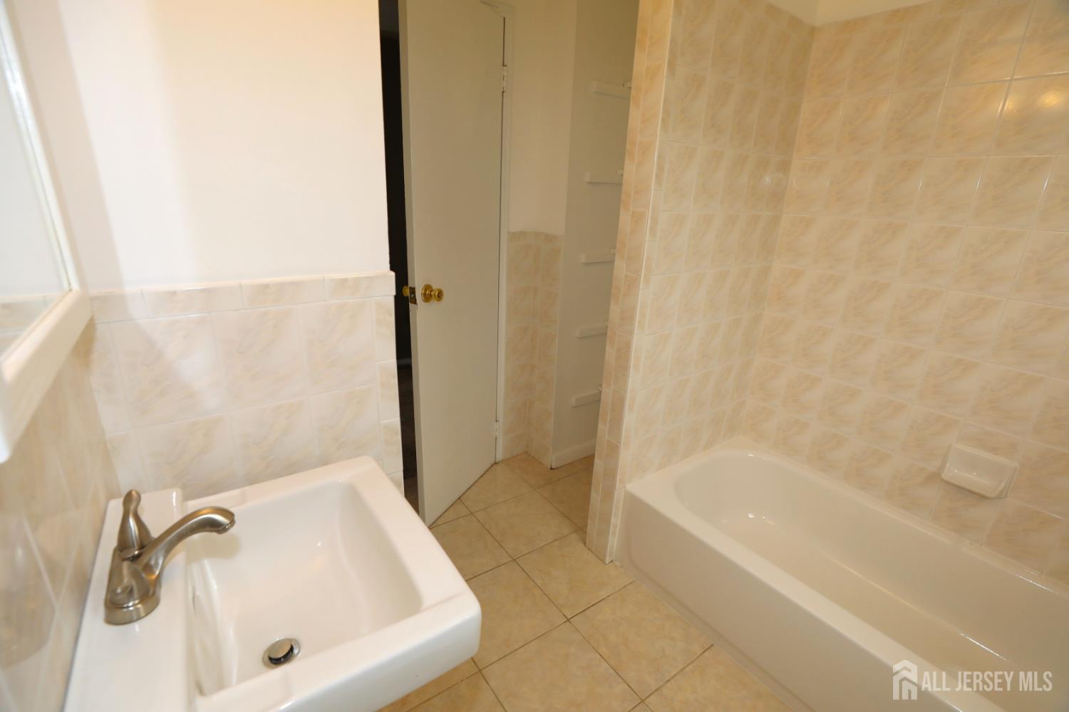 6 Jasko Court South Amboy NJ 08879