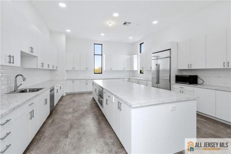 4 Longwood Drive Monroe NJ 08831
