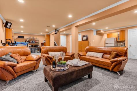 37 Berkshire Way East Brunswick NJ 08816