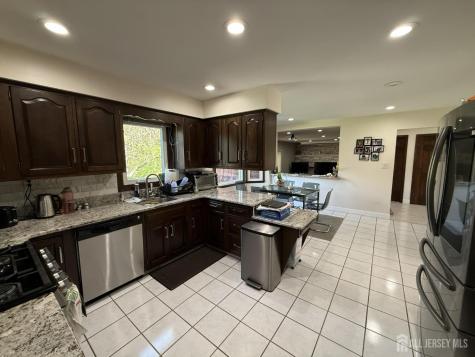 4 Fern Court North Brunswick NJ 08902