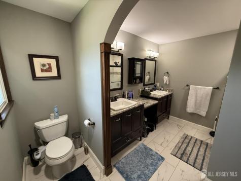 4 Fern Court North Brunswick NJ 08902