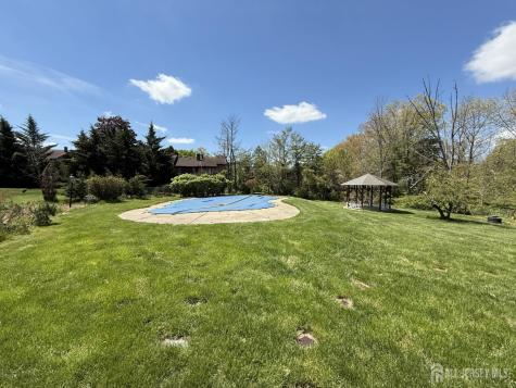 4 Fern Court North Brunswick NJ 08902