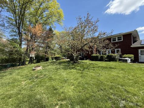 4 Fern Court North Brunswick NJ 08902