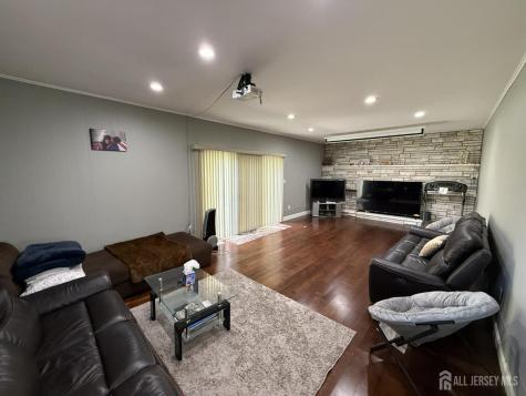 4 Fern Court North Brunswick NJ 08902