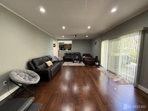 4 Fern Court North Brunswick NJ 08902
