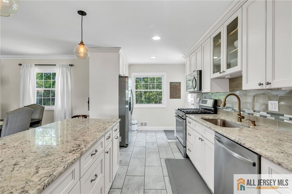 25 Fanwood Drive Sayreville NJ 08872