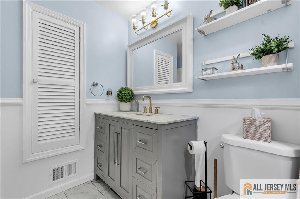 25 Fanwood Drive Sayreville NJ 08872