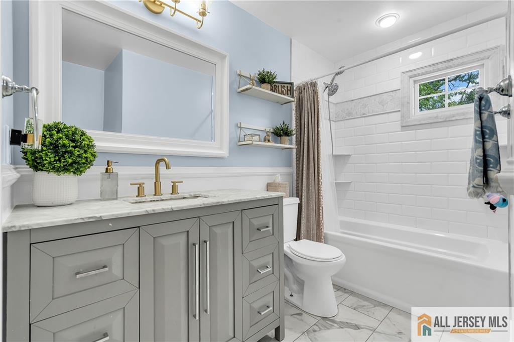 25 Fanwood Drive Sayreville NJ 08872